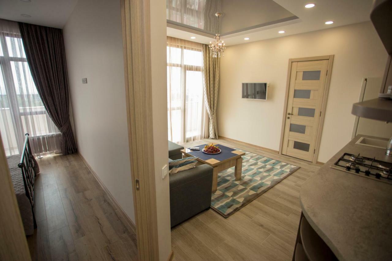 Nano'S Exclusive Fashionable Apartment บาทูมิ ภายนอก รูปภาพ