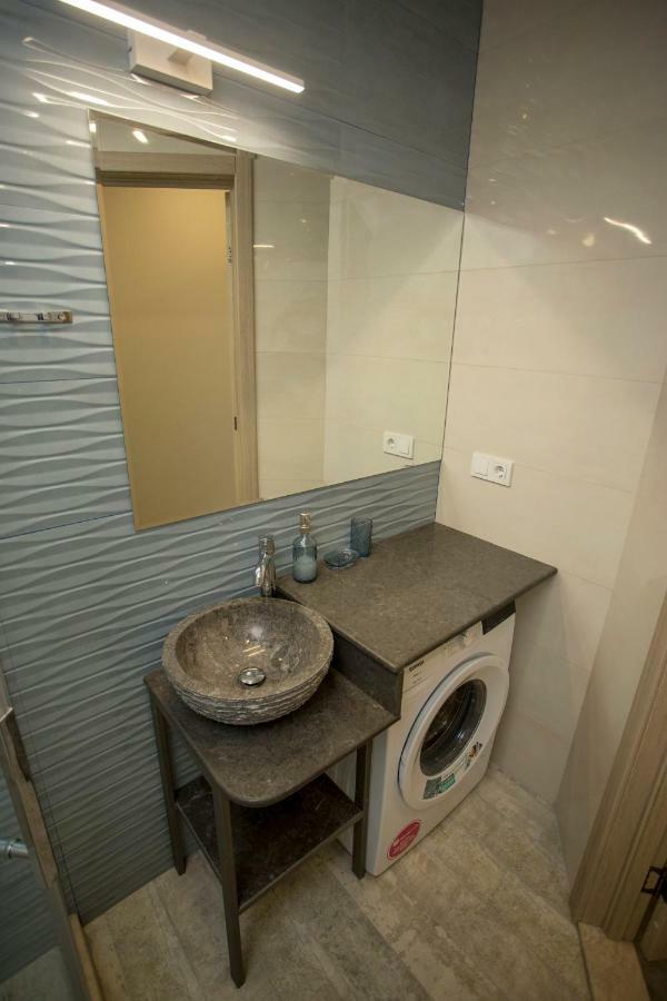 Nano'S Exclusive Fashionable Apartment บาทูมิ ภายนอก รูปภาพ