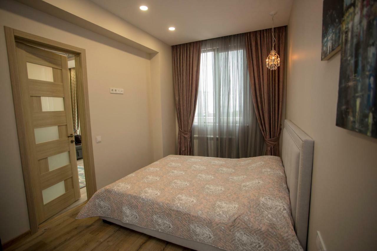 Nano'S Exclusive Fashionable Apartment บาทูมิ ภายนอก รูปภาพ
