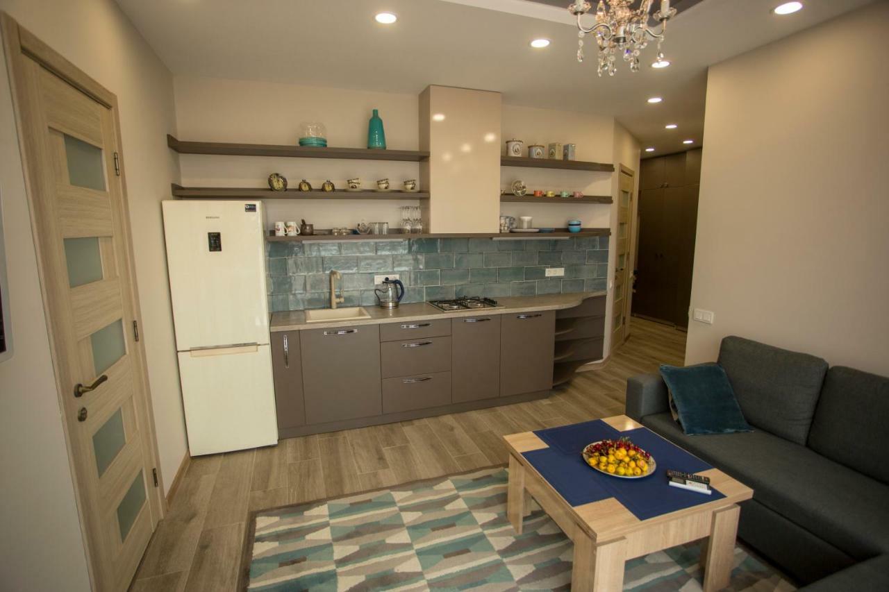 Nano'S Exclusive Fashionable Apartment บาทูมิ ภายนอก รูปภาพ