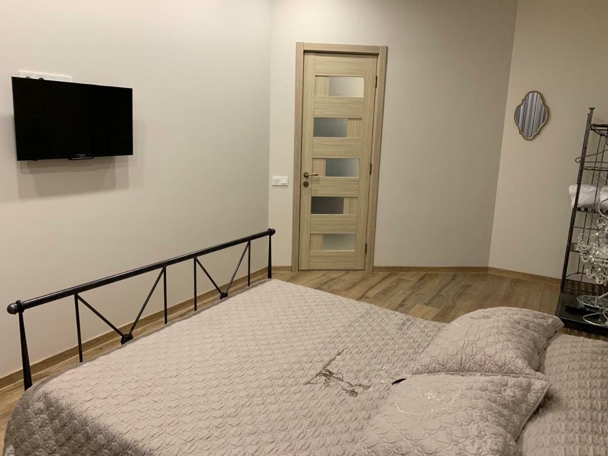 Nano'S Exclusive Fashionable Apartment บาทูมิ ภายนอก รูปภาพ